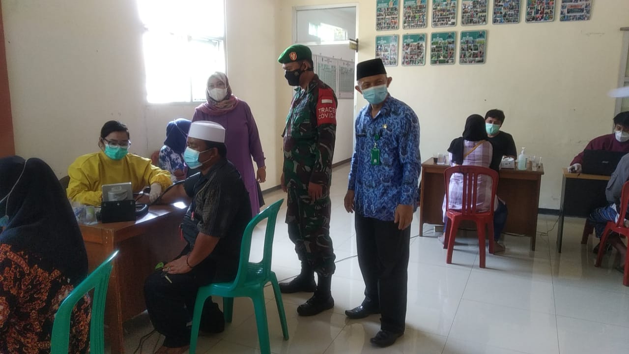RT, RW dan Kader di Desa Tangkil Bogor Divaksinasi