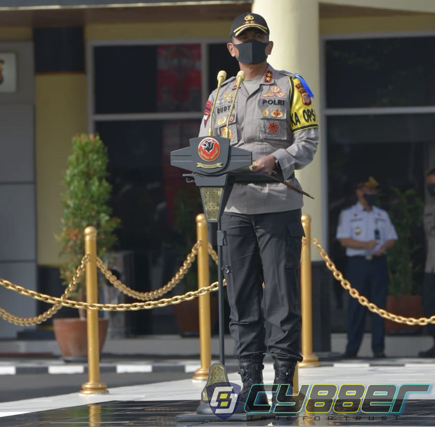 Kapolda Jabar Pimpin Apel Gelar Pasukan Operasi Patuh Lodaya 2020