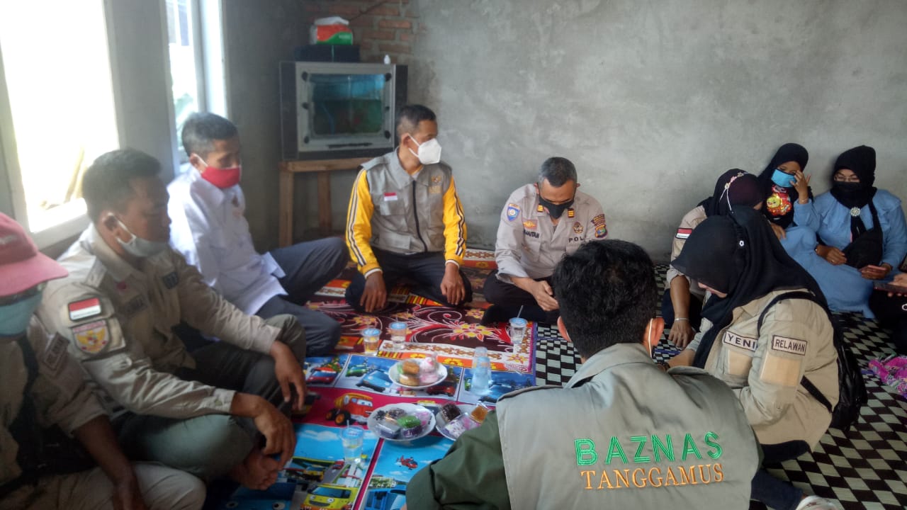 Polres Tanggamus, Baznas, Relawan DDS Serahkan Bantuan ke Penderita Kusta dan Jantung Bocor