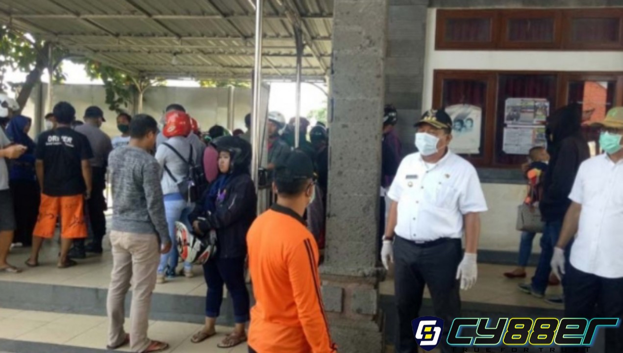 Bupati Jembrana Langsung Pantau Pemeriksaan di Pos KTP Pelabuhan Gilimanuk