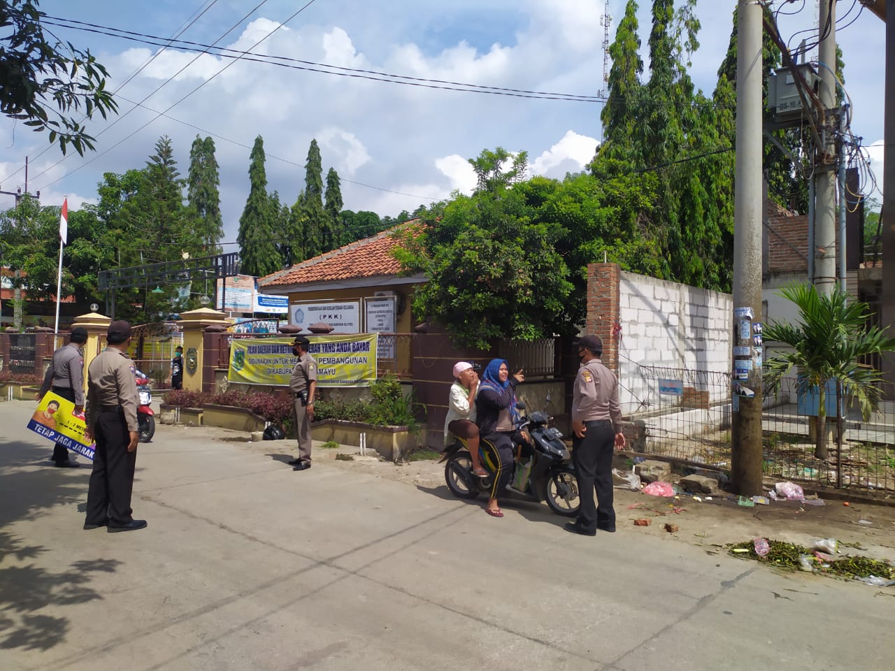 Polsek Sliyeg Komitmen Mempertahankan Zona Hijau dengan Cara 3M