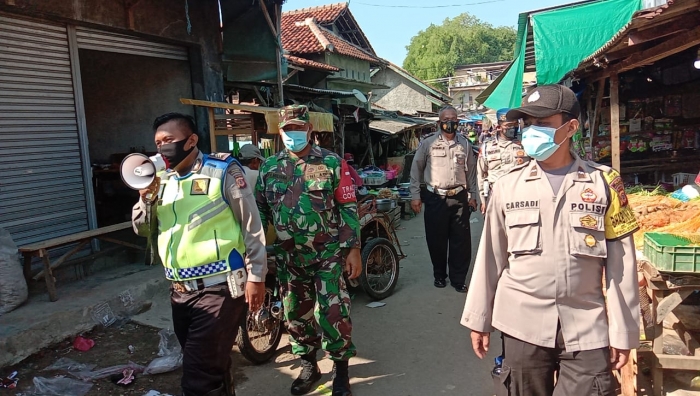 Polsek dan Koramil Kepetakan Sasar Pasar-Pasar Semasa PPKM Darurat