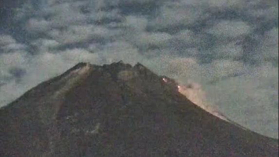 BPPTKG : Gunung Merapi 4 Kali Muntahkan Wedus Gembel Hingga 1,8 Km Dini Hari Tadi