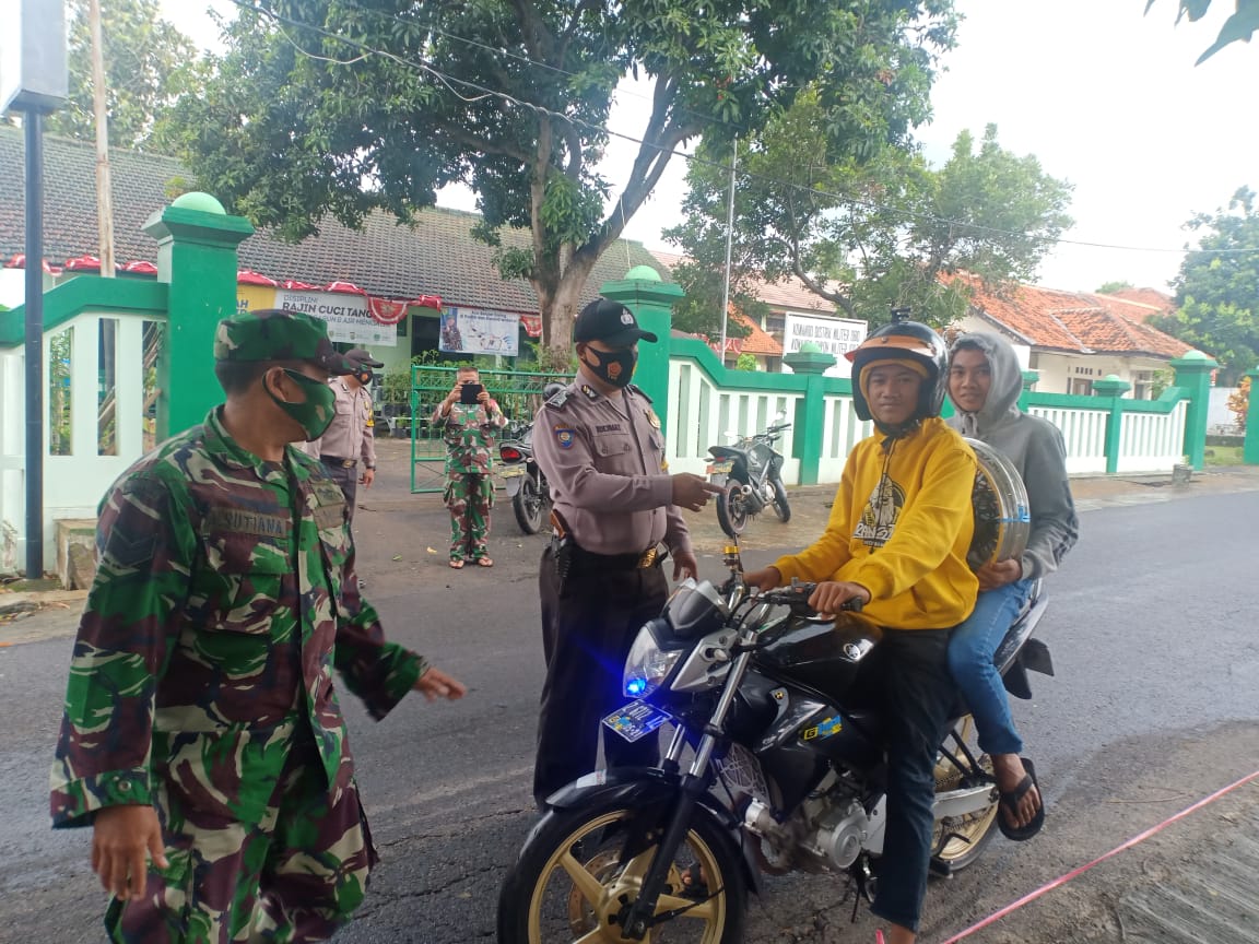 Kapolsek Buah Dua Pimpin Opersi Yustisi, 8 Orang Pelanggar Kena Sanksi