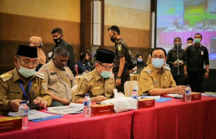 Walikota Dumai di Damping Dandim 0320/Dumai Hadiri Rapat Kordinasi Penanggulangan Karhutla