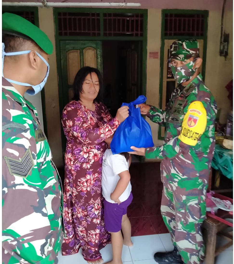 Koramil 17 Dayeuhluhur Cilacap Berbagi Kepada Anak Yatim Dan Tuna Netra