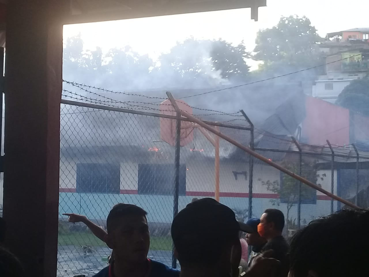 Napi Sakit Diabaikan Petugas, Rekan Sesama Napi Ngamuk dan Bakar Lapas Kelas 2 Manado 