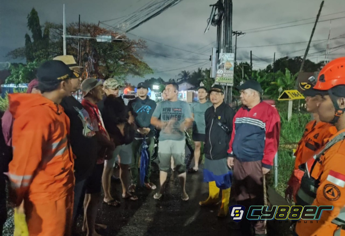 Cepat Tanggap, Lurah Gerem Bersama Camat Grogol dan BPBD Lakukan Assessment Banjir di Kalibaru