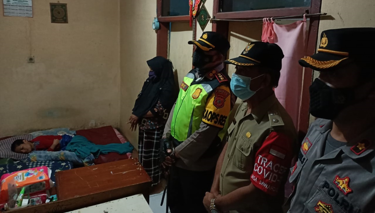 Peduli Penderita Kelumpuhan, Kapolres Sumedang Berikan Bantuan