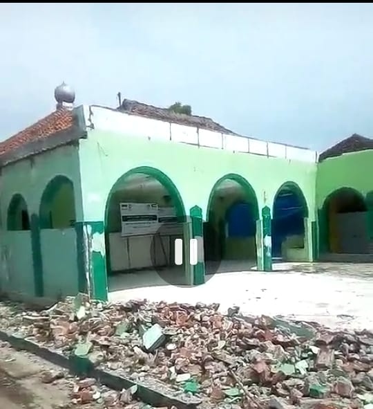 Rehab Mushola Bersejarah Peninggalan Pangeran Insan Kamil