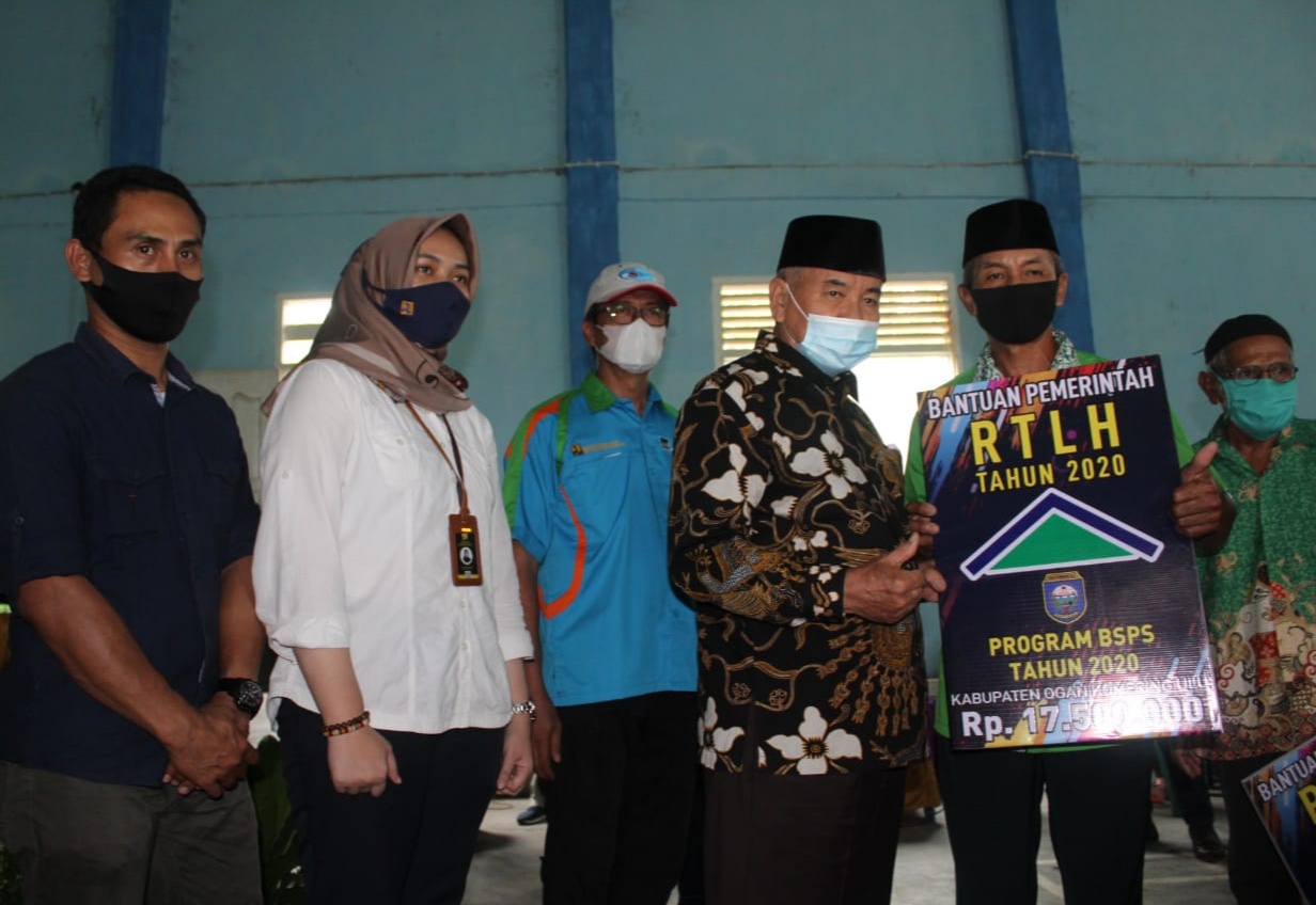 Bupati OKU Membuka Sosialisasi Program Bantuan Stimulan BSPS Th 2020