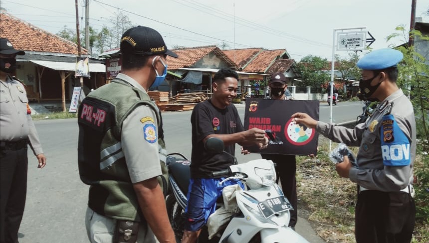 Kapolsek Tukdana, Tindak Puluhan Pelanggar Tidak Pakai Masker