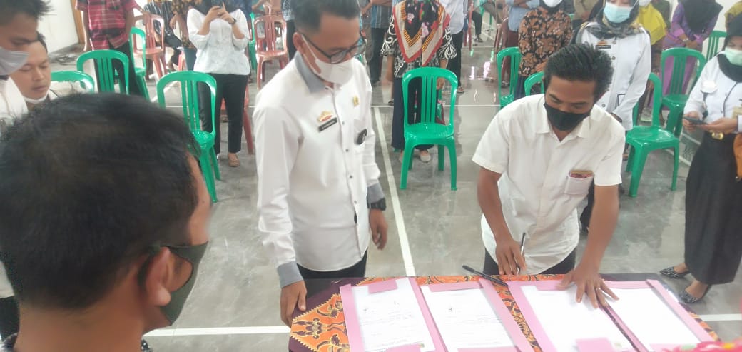 Sastra M Dinata Terima Jabatan Sebagai Kepala Pekon Sinar Betung
