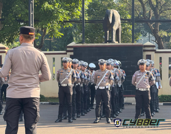 Kapolres Bogor Pimpin Apel Pengecekan Personel Lantas Jelang Pengamanan Jalur Puncak Akhir Pekan