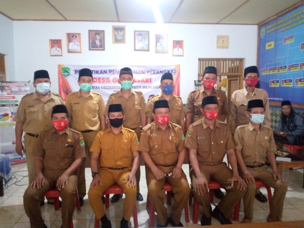 Kepala Desa Gandasari Kasokandel Majalengka Lantik 10 Perangkat Desa