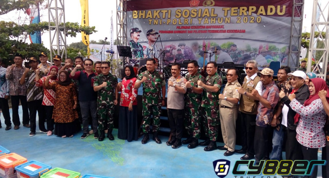 Bakti Sosial TNI-POLRI Bersama Warga Pulau Seribu