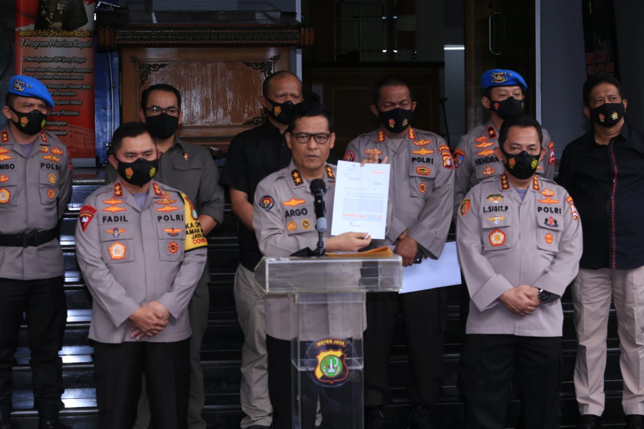 Polri Cekal Rizieq Shihab dan Tersangka Lainnya ke Luar Negeri