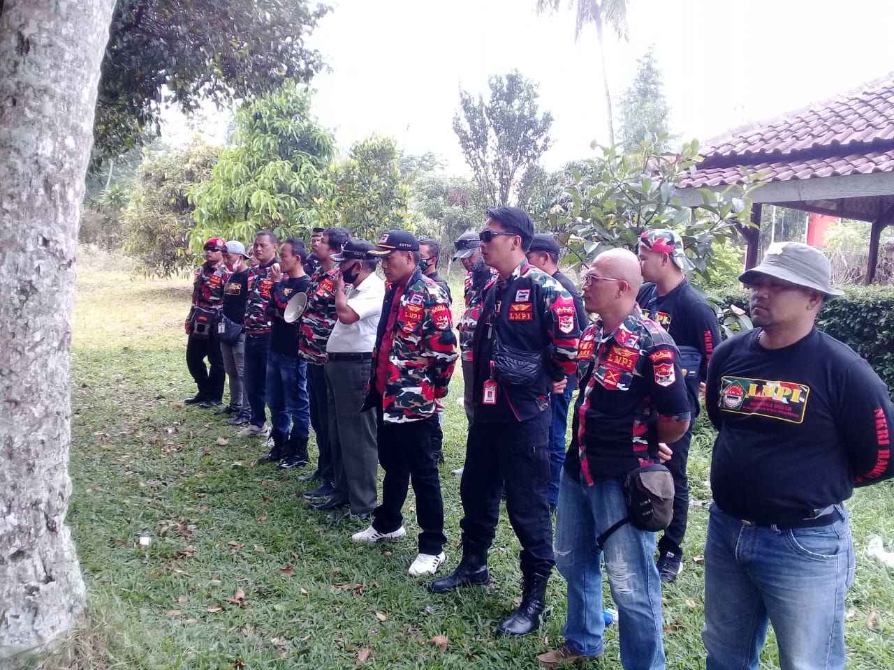 Persiapan  Milad Yang Ketiga LSM Laskar Merah Putih Indonesia Lakukan Gladiresik 