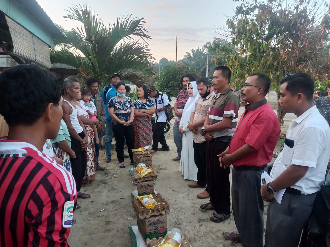 DPC Pemuda Batak Bersatu Inhu Bantu Korban Musibah Empat Rumah Kebakaran 