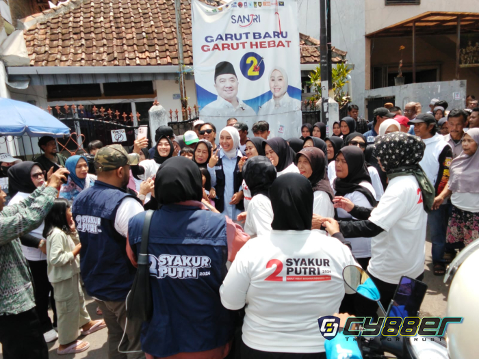 Antusias Warga Kelurahan Kota Kulon Sambut Putri Karlina, Calon Wakil Bupati Garut No2