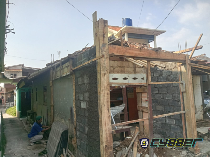 Skandal Bantuan BPBD di Desa Cisalada: Pemotongan Dana untuk 12 KK Picu Kemarahan Warga