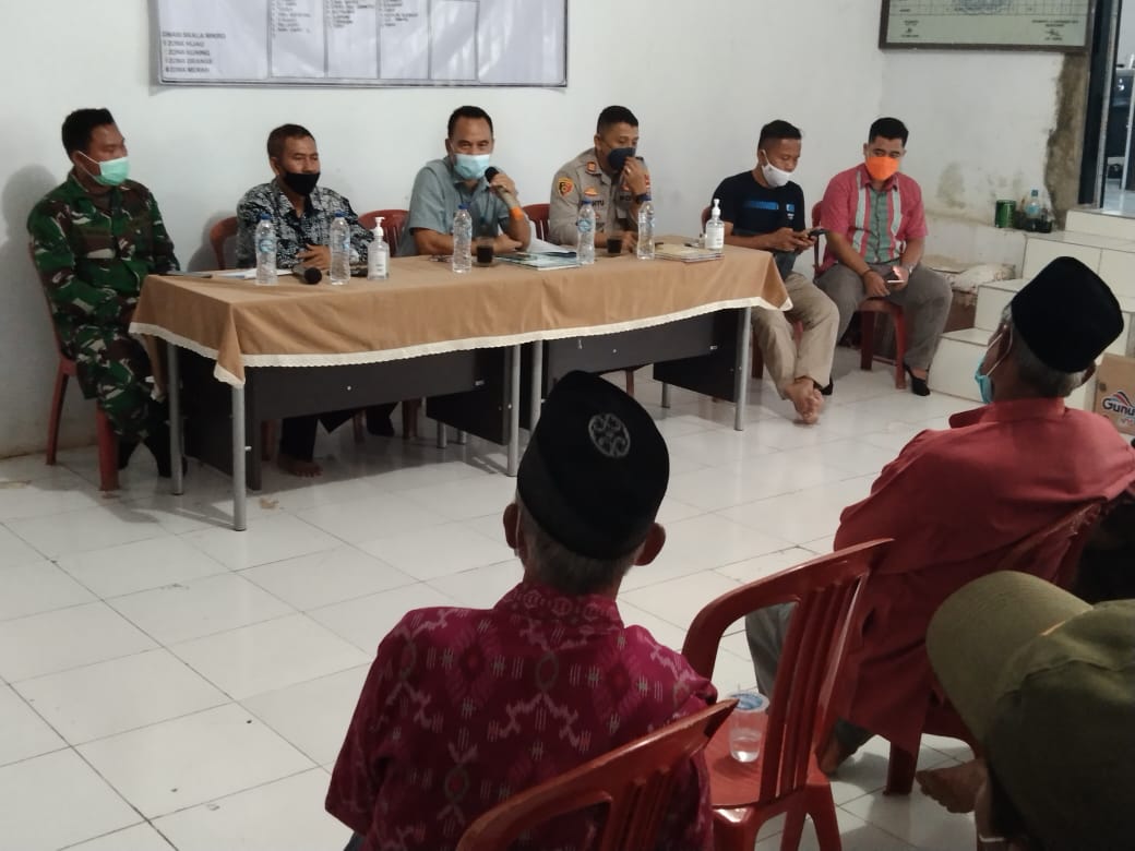 Posko PPKM di Desa Sidamukti Kecamatan Baros, Banten
