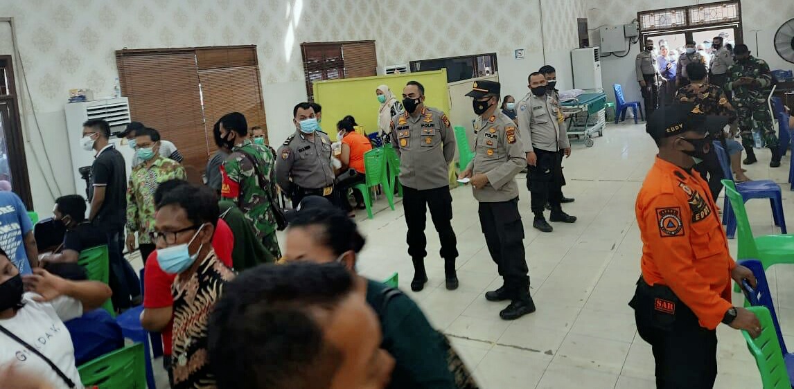 Giat Vaksinasi Massal oleh Polsek Mandau di Dua Kecamatan