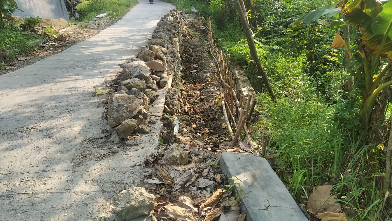 Warga Kecewa, Begini Hasil Perbaikan Jalan Antara Desa Jatimulya dan Ranjikulon