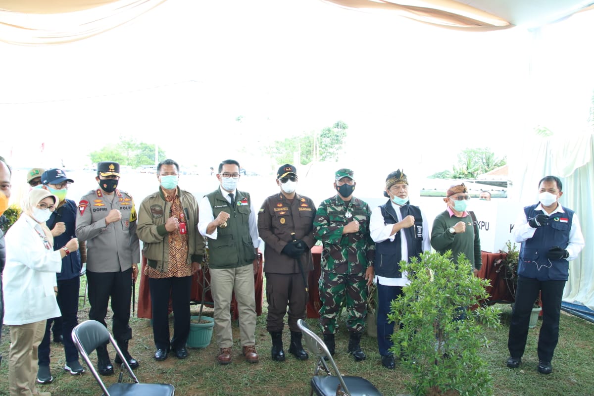 Gubernur Bersama Kapolda Jabar Cek Langsung Pencoblosan di Pilkada Serentak 2020