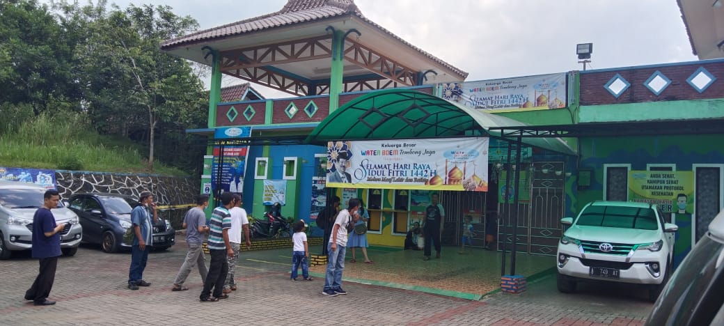 Obyek Wisata Water Boom Tembong Jaya di Serang Banten