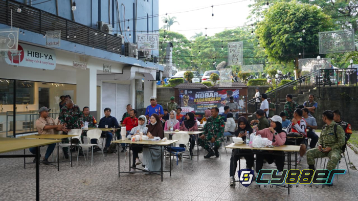 TNI dan Warga Cilegon Perkuat Kebersamaan Lewat Nobar Piala Dunia 2026