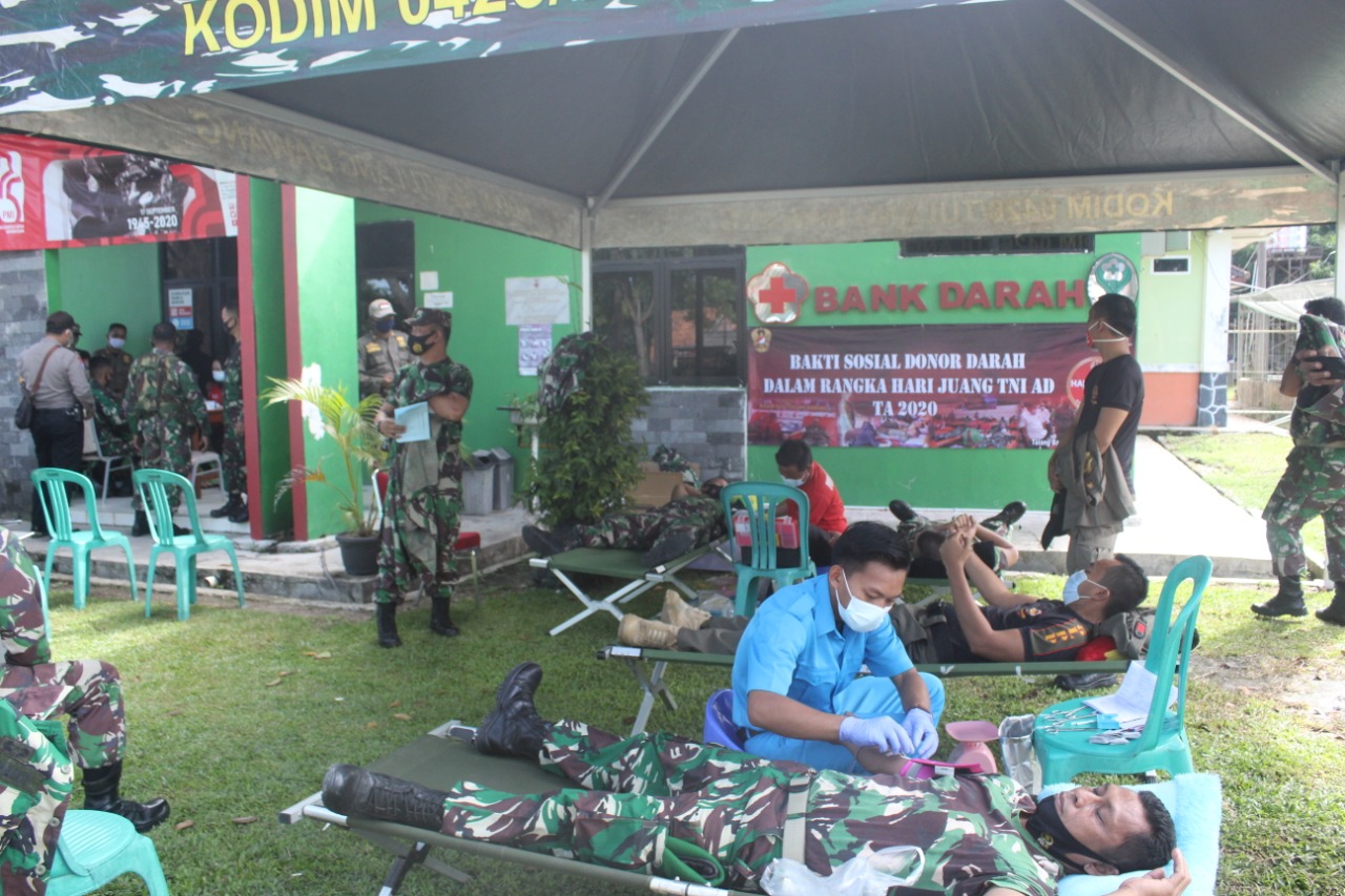 Komandan Kodim 0426/Tulang Bawang Letkol Kav Joko Sunarto Hadiri Kegiatan Donor Darah