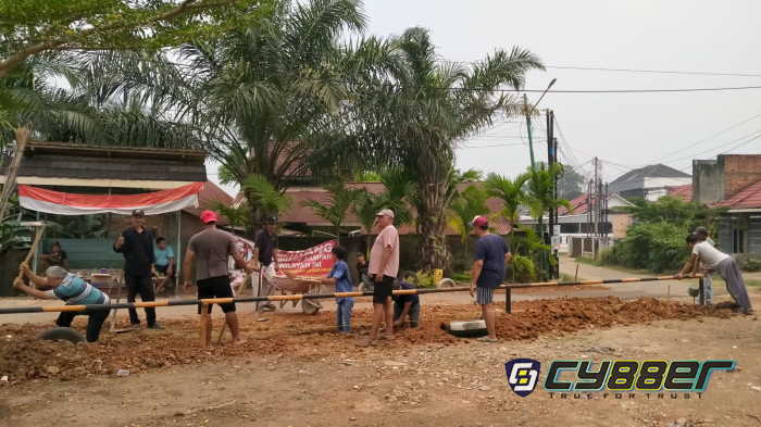 Warga Lorong Kasih Antusias Kerja Bakti Wujudkan Saluran Air Bebas Banjir
