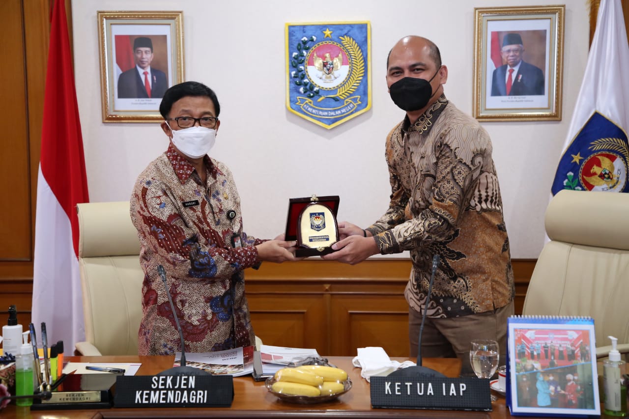 Kemendagri Jalin Kerja Sama Dengan Ikatan Ahli Perencanaan