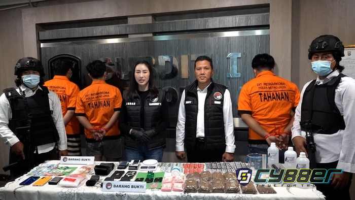 Polisi Ungkap Industri Narkoba Rumahan Jenis Sinte, 2 Orang Diamankan
