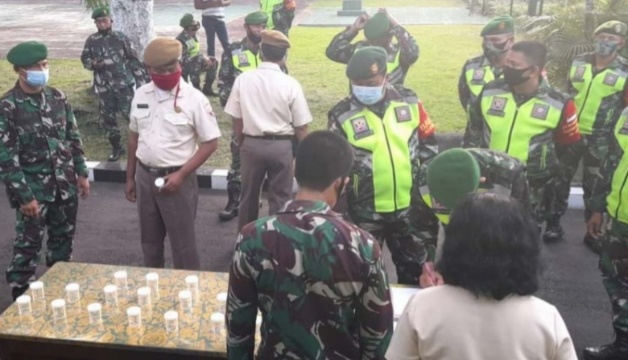 Puluhan Personel Kodim 1610/Klungkung Ditest Urine