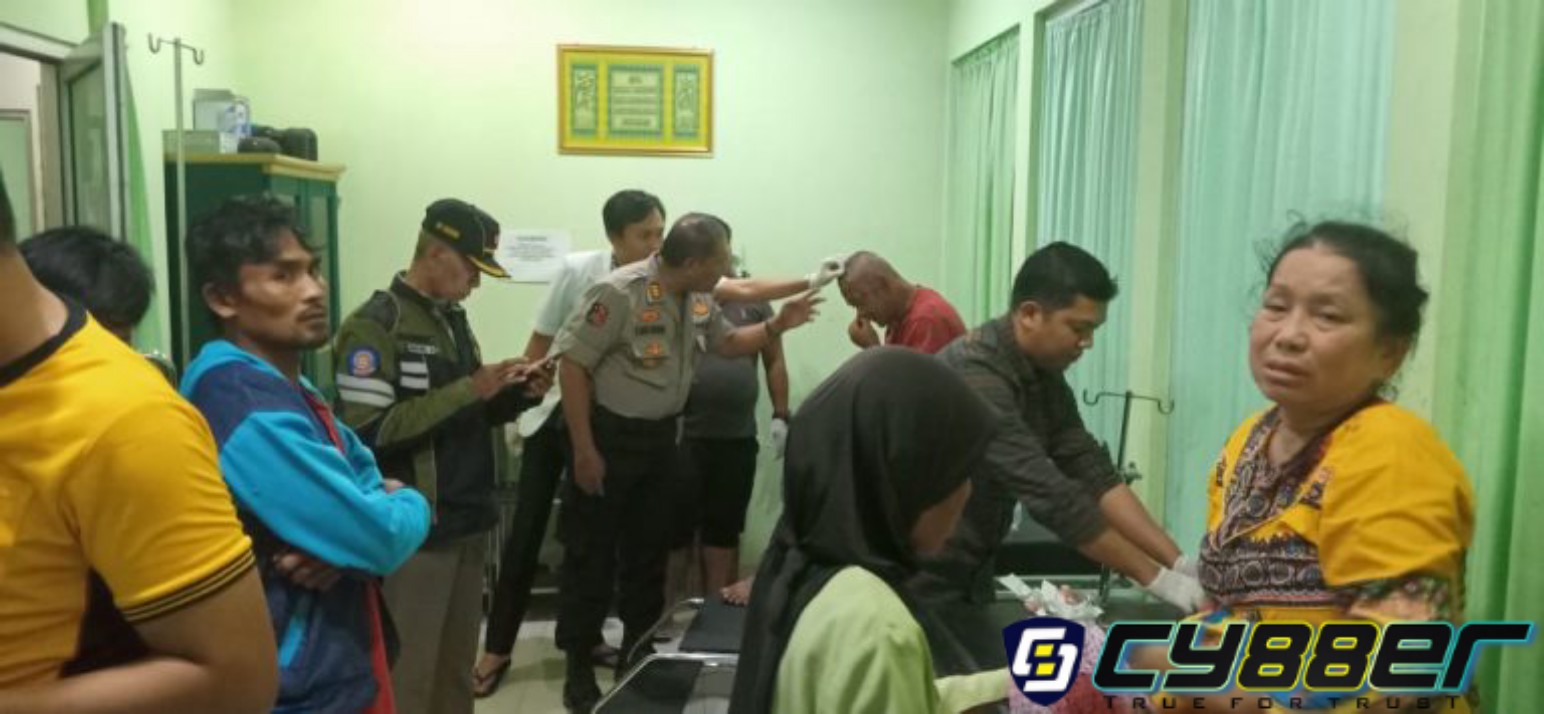 Kapolsek Kalapanunggal Pimpin Langsung Evakuasi Korban Pasca Gempa Bumi.