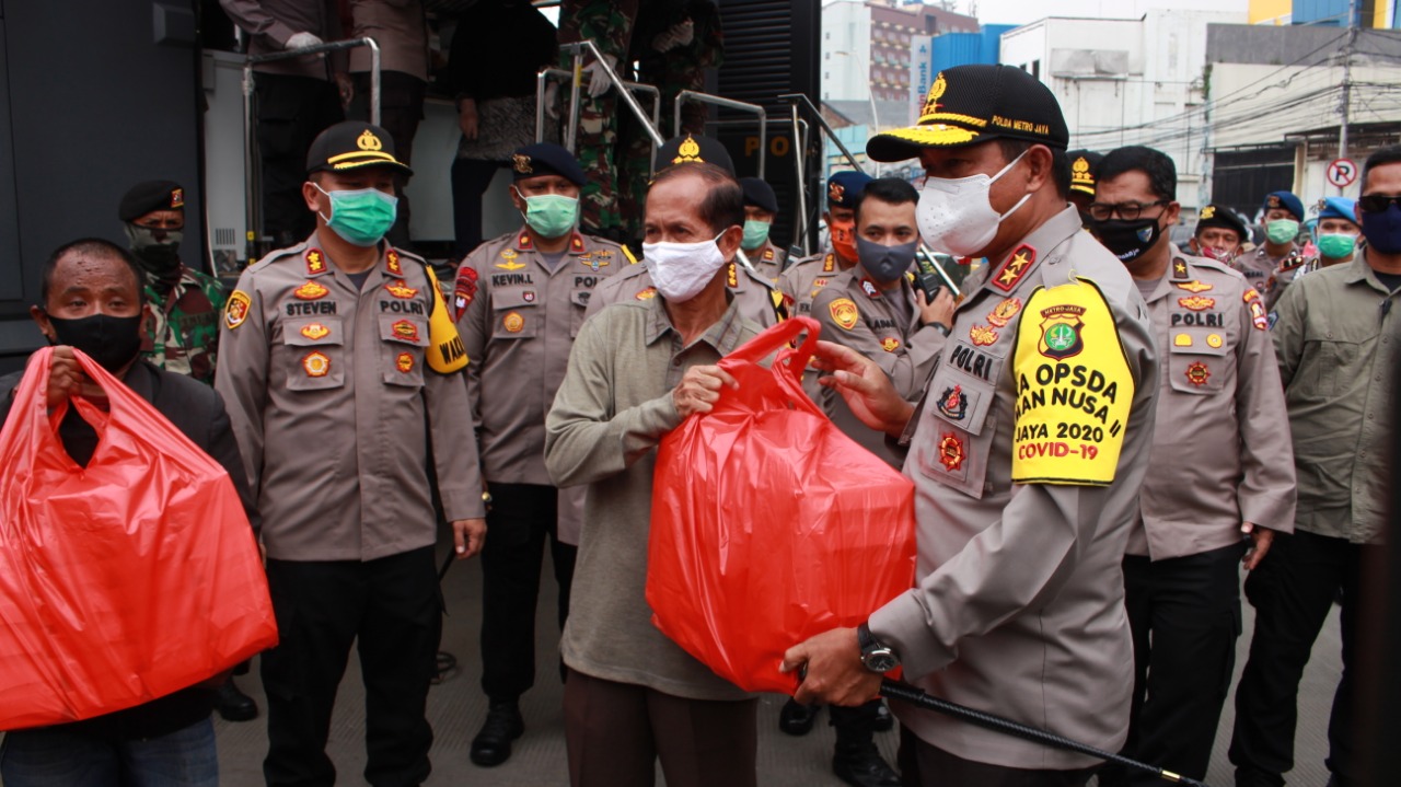 Aksi Peduli TNI-POLRI Dirikan Dapur Umum Ditengah Wabah Covid-19
