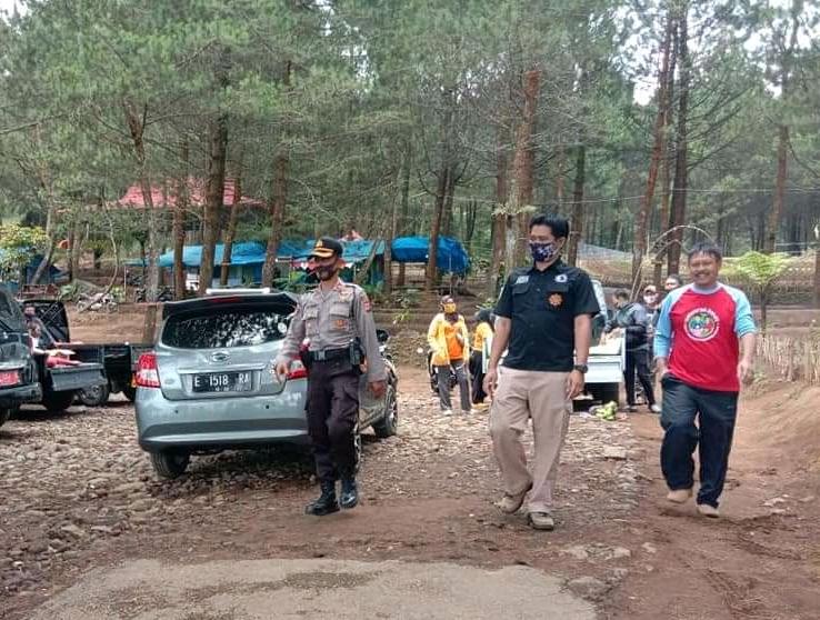 Polsek Cikijing Polres Majalengka Polda Jabar Himbau 3M Pada Pengunjung Area Wisata Bukit Kanaga