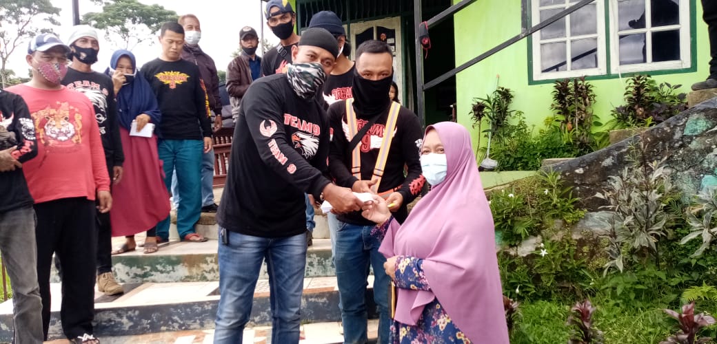 Sambut Hari Ibu Ketua Team -9 Bagikan Santunan Kepada 109 Janda