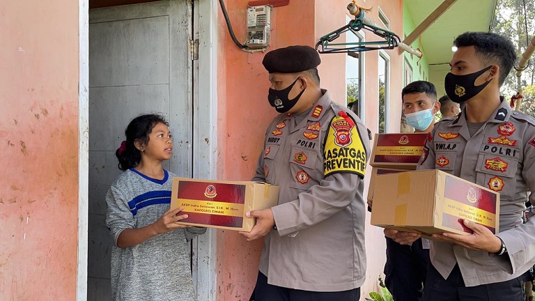 Salurkan Bantuan SAR Terbatas Korban Longsor di Parongpong, Kasat Sabhara Polres Cimahi Polda Jabar Minta Warga Waspada
