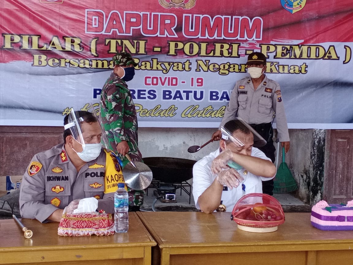 Kapolres Batubara Bersama Bupati Buka Dapur Umum untuk Masyarakat Terdampak Covid19