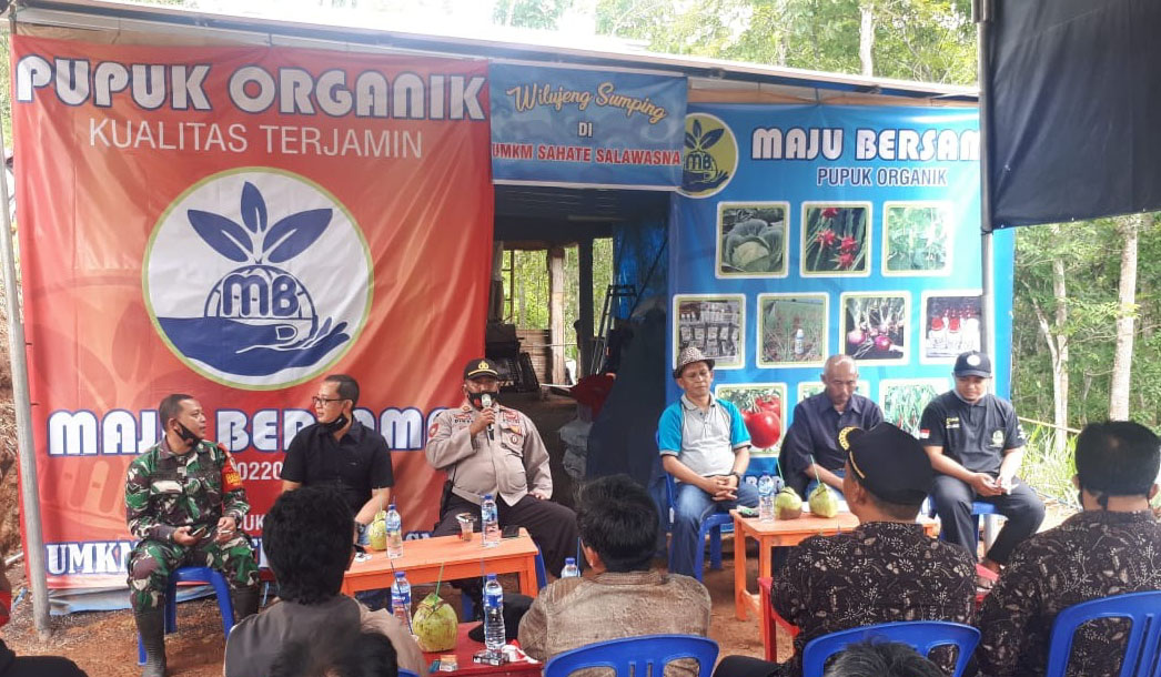 Hadiri Sosialiasi Pupuk Organik Bersama UMKM, Kapolsek Cingambul Sosialiasikan 3M Penerapan Prokes