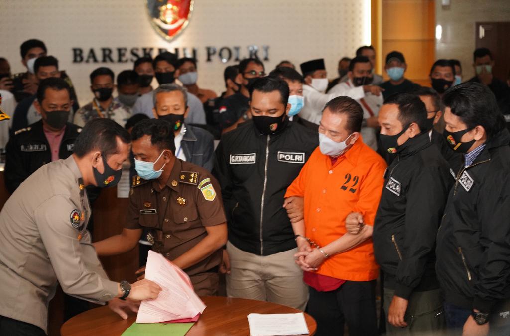 Polri Resmi Serahkan Djoko Tjandra ke Kejagung