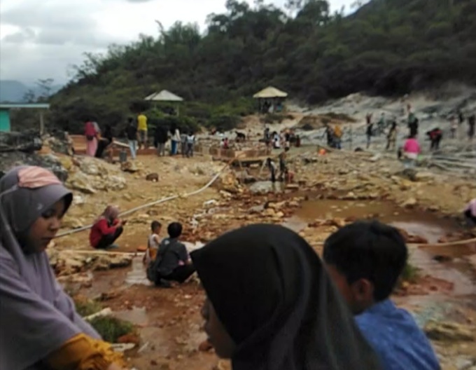 Seperti Tak Mengindahkan Himbauan, Ramainya di Wisata Permandian Air Panas Ulu Belu
