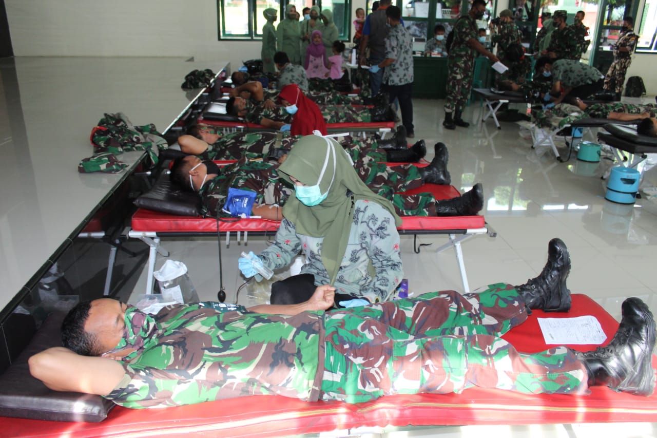 Baksos Peringati Hari Juang Kartika, Dandim 0615 Kuningan Lakukan Donor Darah