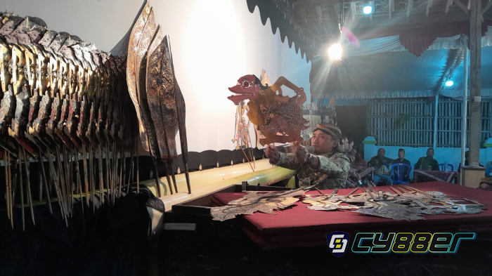 Wayang Kulit “Wahyu Topeng Wojo” Semarakkan Tradisi Bersih Dusun Topeng, Desa Kajen Klaten