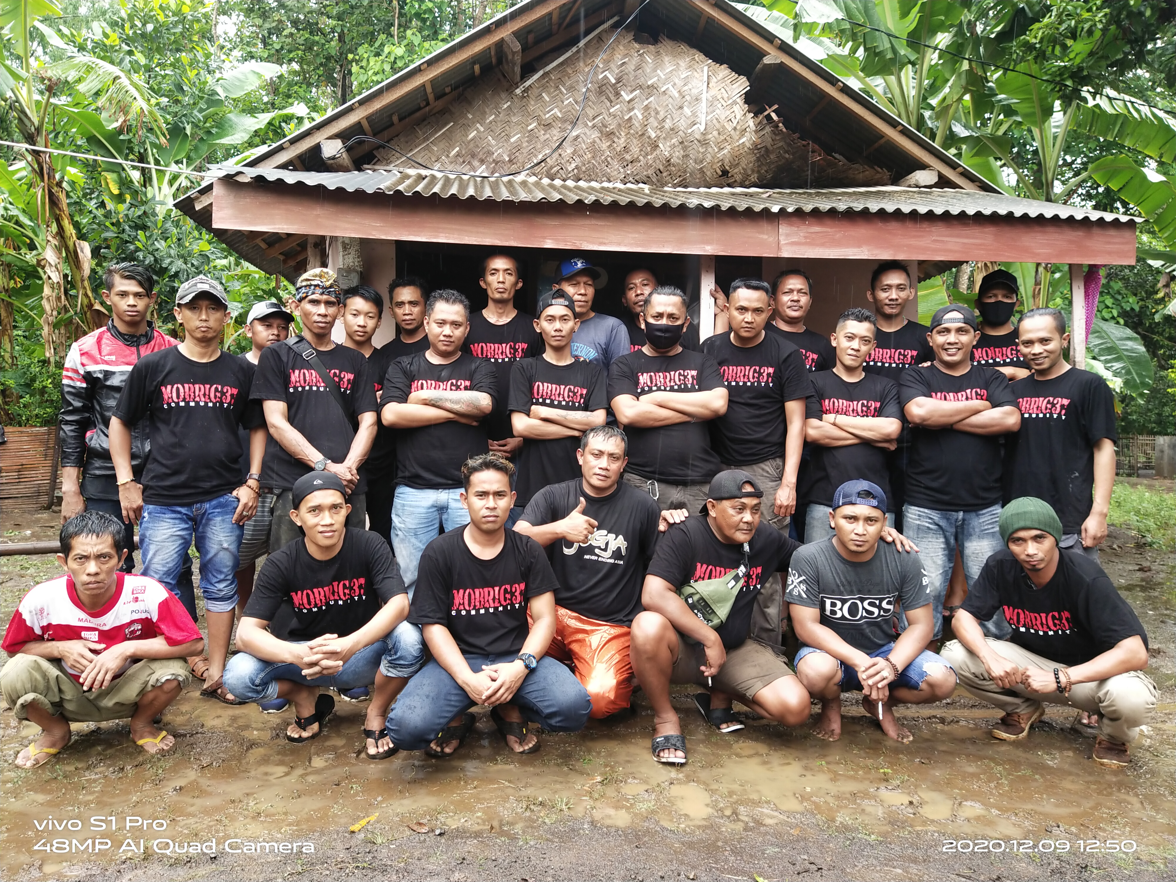 Sekalipun Hujan Mobrig37 Rehab Rumah Warga Desa Gayam Kidul Botolinggo Bondowoso