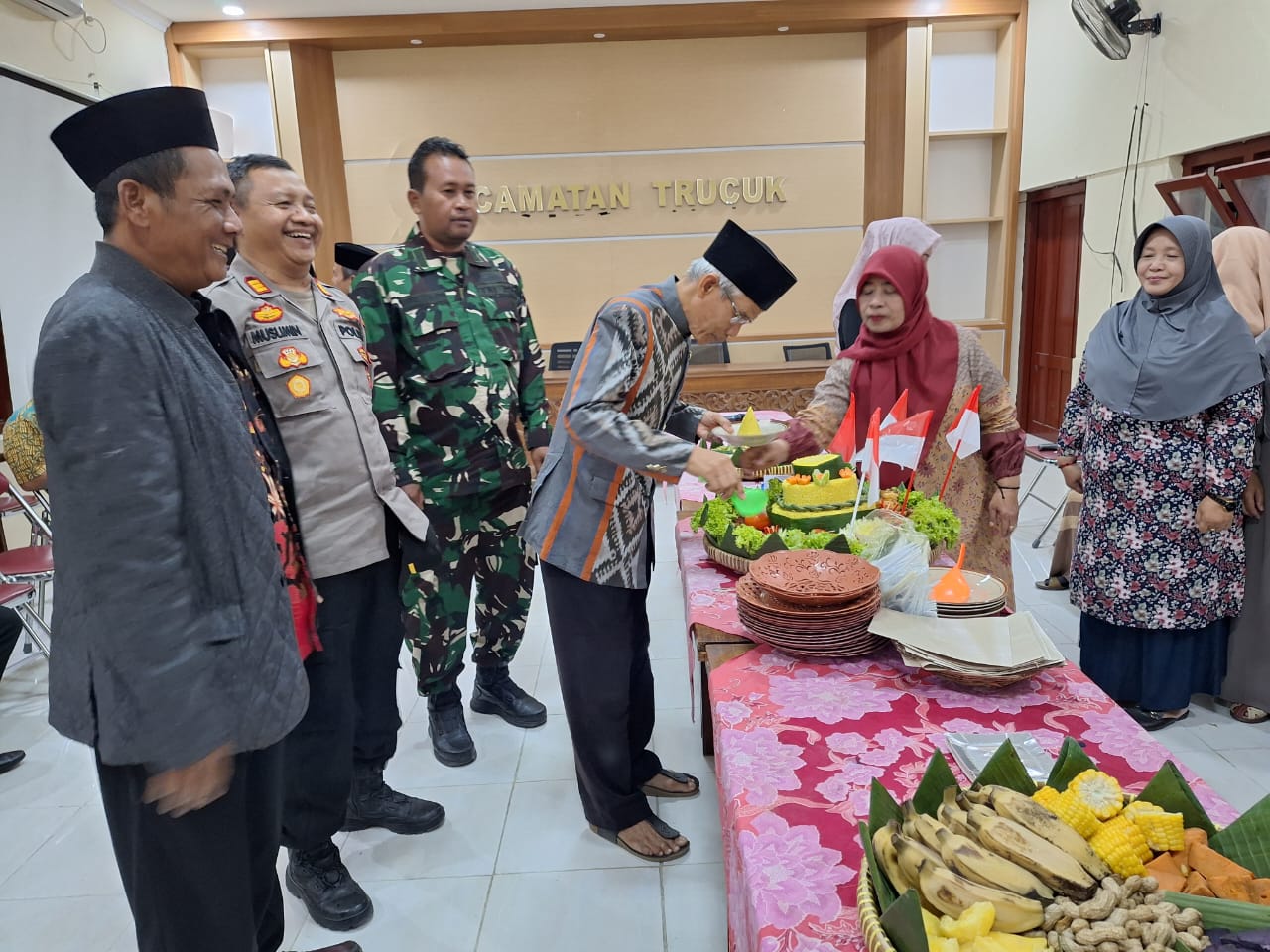 Malam Tirakatan Menyambut HUT RI Ke 79 dan Hari Jadi Kabupaten Klaten ke 220 di Pendopo Kecamatan Trucuk