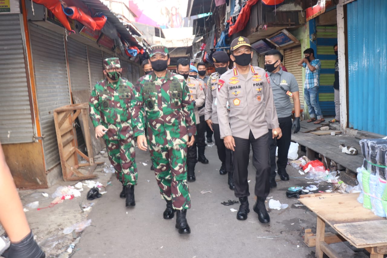Panglima TNI Bersama Kapolri Tinjau Pasar Tanah Abang dan Bandara Soekarno-Hatta